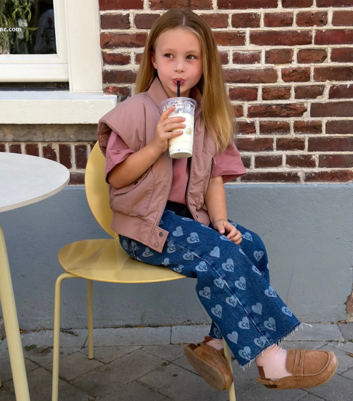 LUX